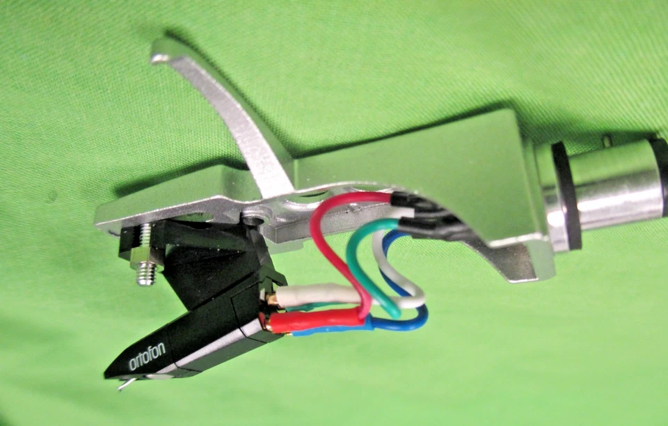 CARTUCHO Y LÁPIZ ÓPTICO ORTOFON OM 5E CROMADO TIPO TÉCNICA TIPO CARCASA DE CABEZAL Foto 3 de 4