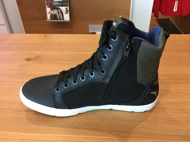 Bmw sneaker dry