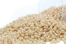 Miyuki Round Rocailles 15/0 Ceylon Beige Pearl Seed Beads RR-593