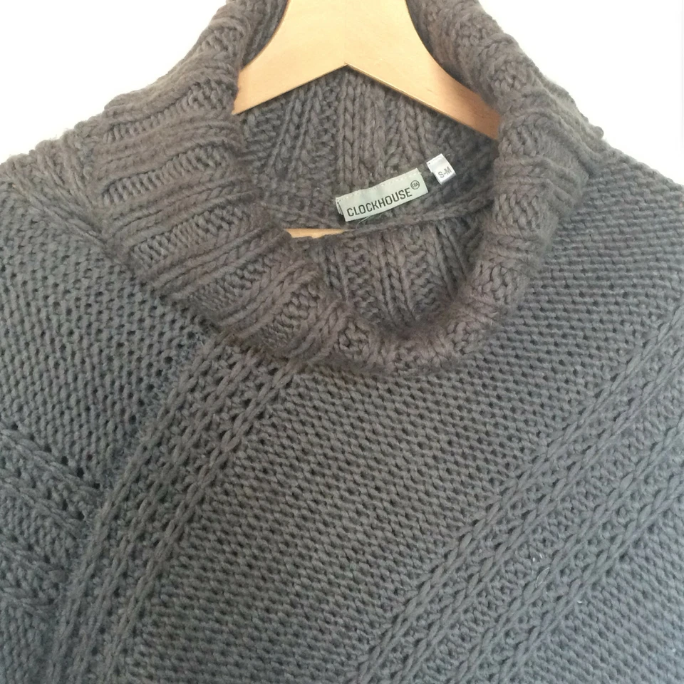 PONCHO/CAPA DE PUNTO GRIS C&A TALLA M - Imagen 3 de 4