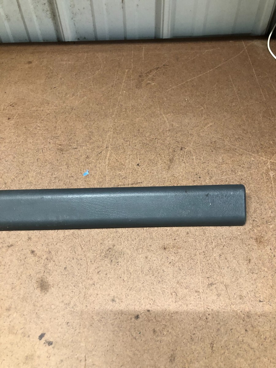 1999-2006 Chevrolet Silverado Rear Seat Floor Molding 15113150 1999-2006 Chevrolet Silverado Rear Seat Floor Molding 15113150