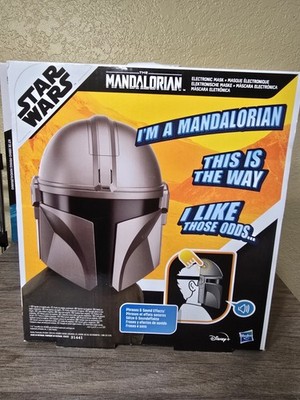Star Wars The Mandalorian Electronic Mask & Lightsaber Forge Set