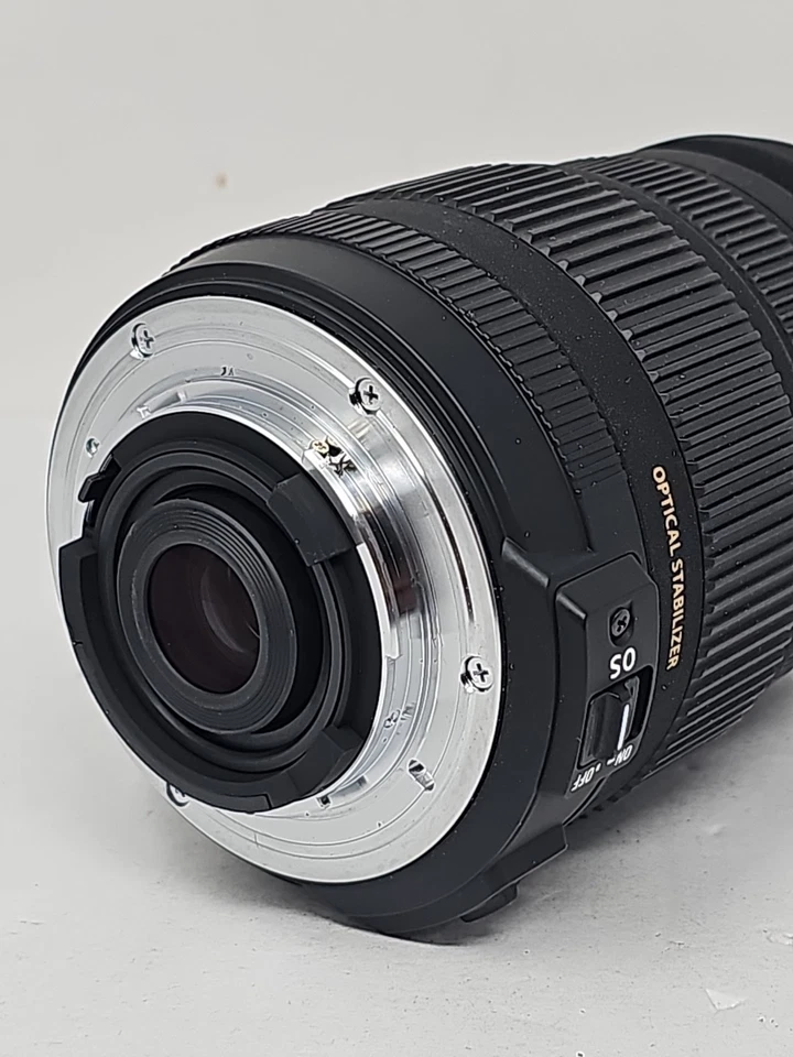Sigma DC 50-200mm f/4.0-5.6 HSM Camera Lens For Nikon  - Image 4 of 4