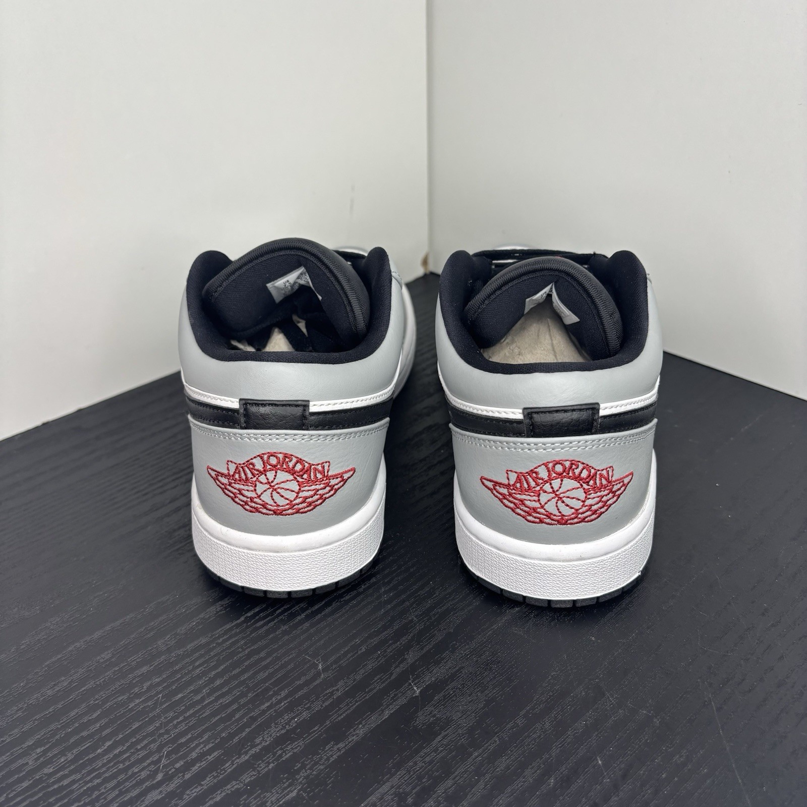 Size 7.5 - Nike Air Jordan 1 Low ‘Light Smoke Grey’ Sneakers (NEW) thumbnail 4