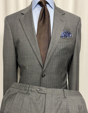 Jos A Bank Gray Herringbone Suit 40R Wool Subtle Brown Stripe Pleated Pants