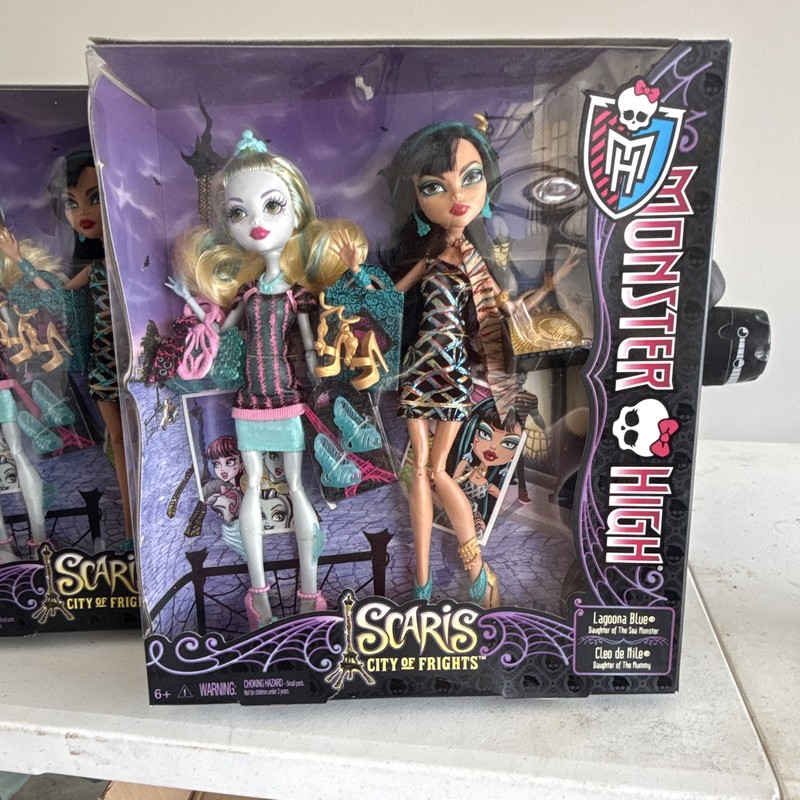 Monster High Scaris City of Frights Doll Set Lagoona Blue & Cleo de Nile