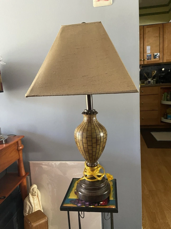 LÁMPARAS DE MESA  Foto 2 de 4