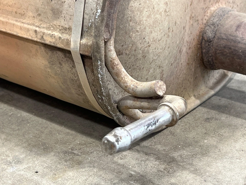 2009-2012 Chevy Colorado GMC Canyon Exhaust Muffler Genuine OEM 25878015 - Image 3 of 4