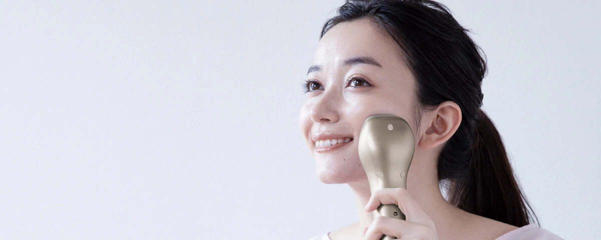 Panasonic Facial Massager Sonic RF Lift Care Gold EH-SR75-N Overseas Support JPN