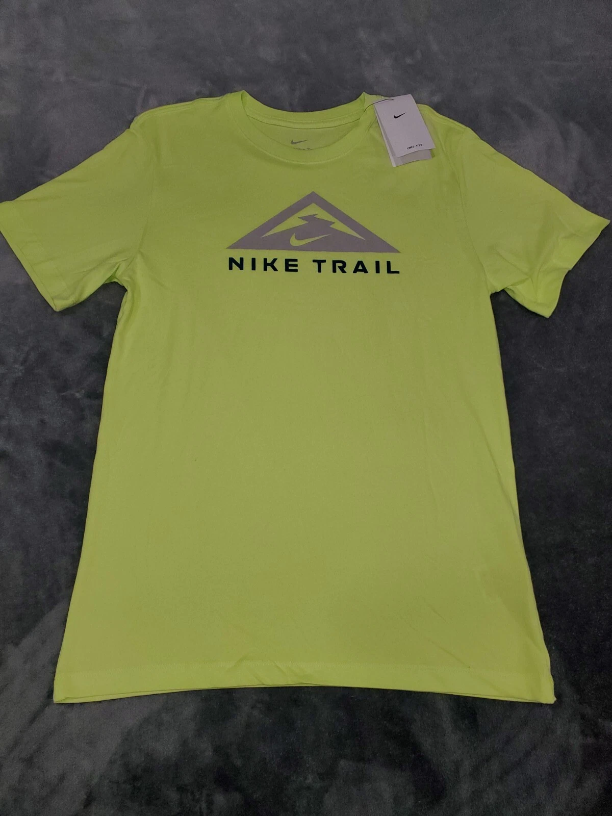 NIKE TRAIL RUNNING T-SHIRT GREEN DRI-FIT MENS SMALL NEW DO2276 736