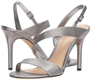vince camuto costina