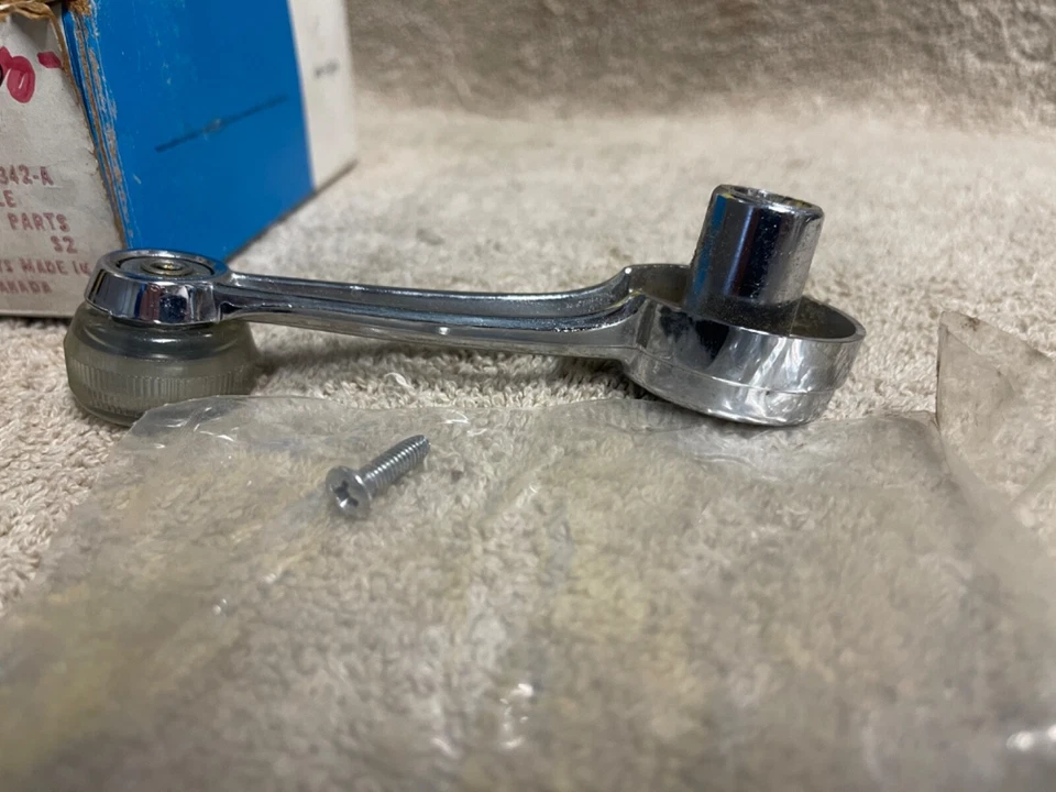 FORD D4OZ-6523342-A 1974-76 GRAN TORINO BRONCO CROMO MANIVELA VENTANA MANIVELA Foto 4 de 4