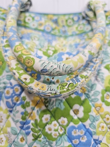 Vera Bradley English Meadow Retired Print Slim Tote Bag w Large Front Pocket - Picture 2 of 7