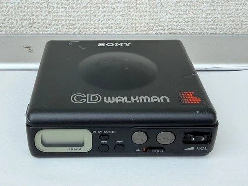Sony D-82 CD Player walkman Discman Vintage from JAPAN JUNK for Parts Only Rare