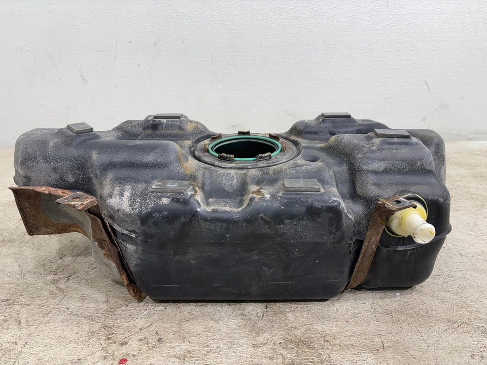 2012-2017 Fiat 500 1.4L Fuel Gas Tank Reservoir Oem - Image 2 of 4