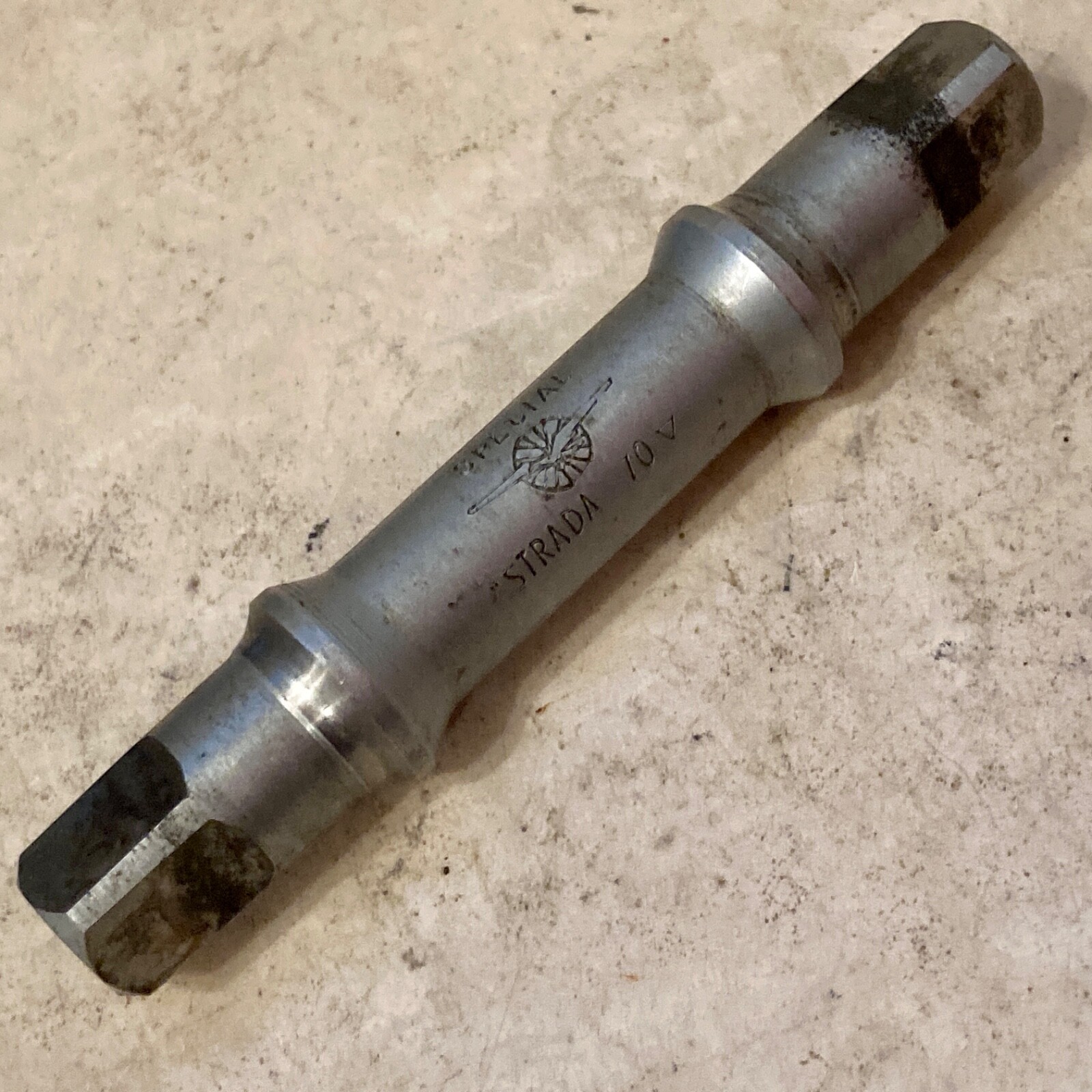 73mm Bottom Bracket Shimano UN300 Square Taper Bottom