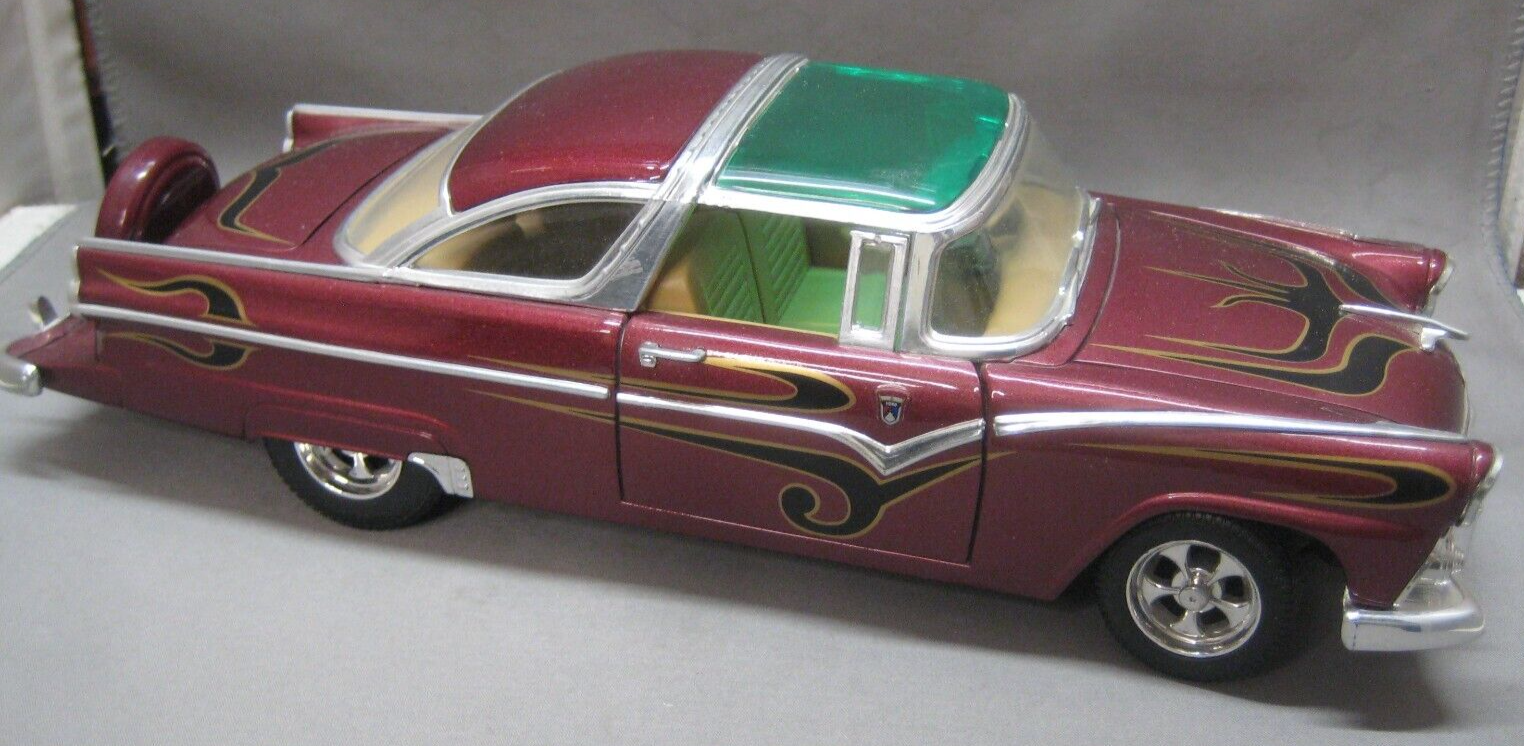 ROAD LEGENDS 1956 FORD FAIRLANE CROWN VICTORIA 1/18TH SCALE MINT  !
