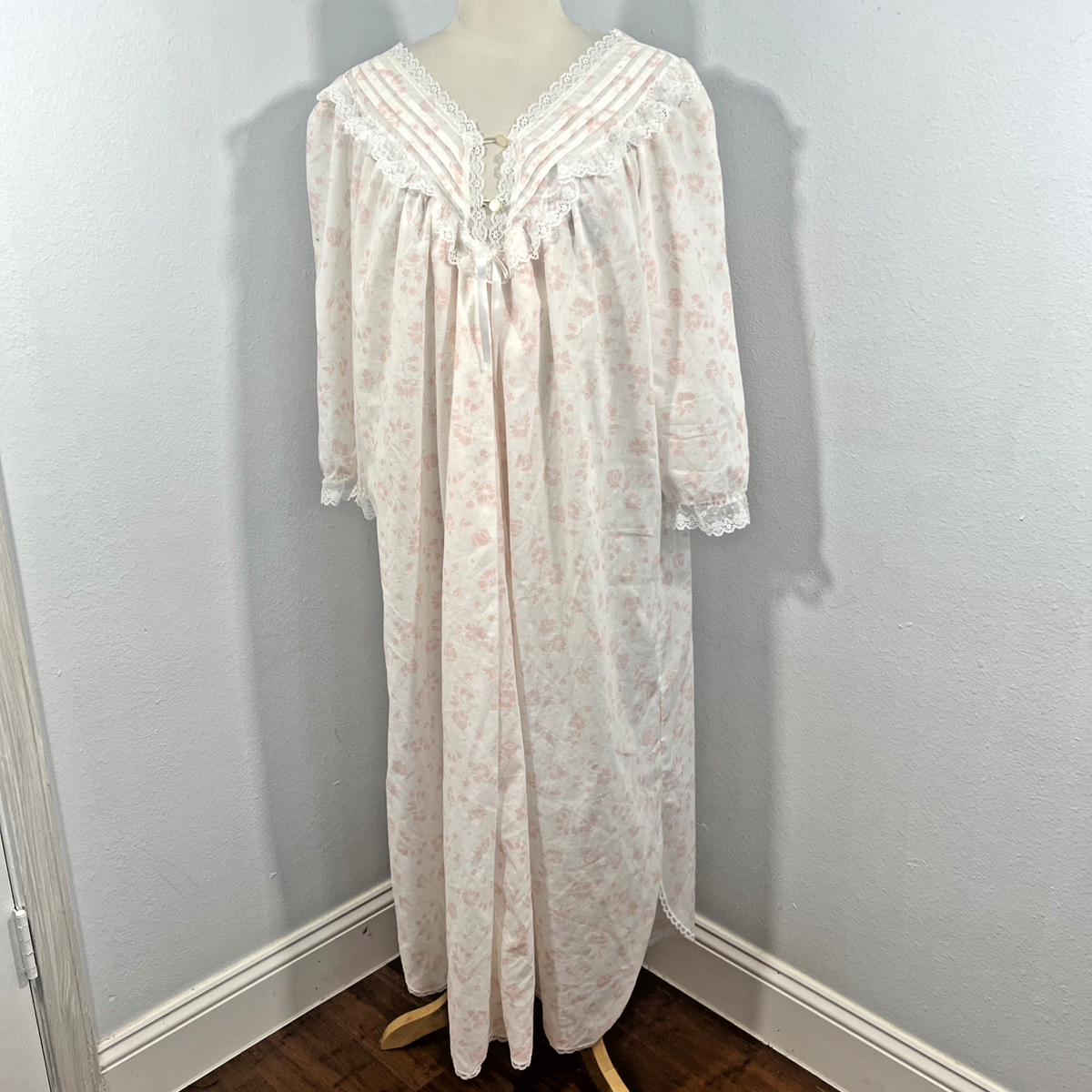 chinese dress ladies Vintage Lace Robe Dress  Sew Romantic Designs