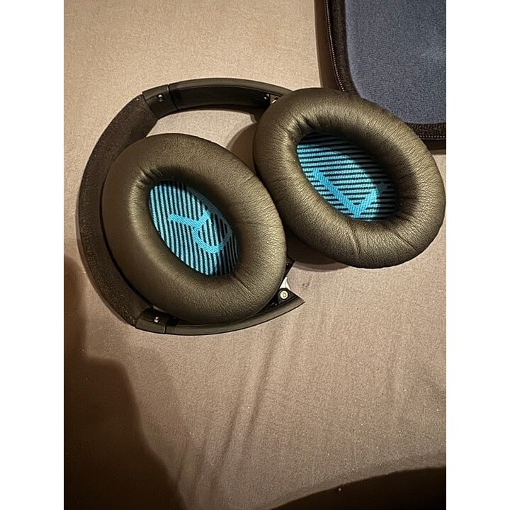 Bose QuietComfort QC35 Wireless Noise-Canceling Headphones w/ Case