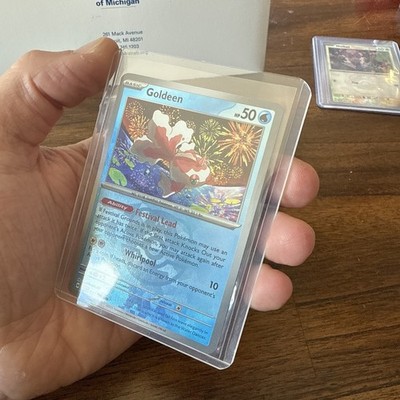 Goldeen (Master Ball) - 020/131 - Pokemon Prismatic Evolutions NM