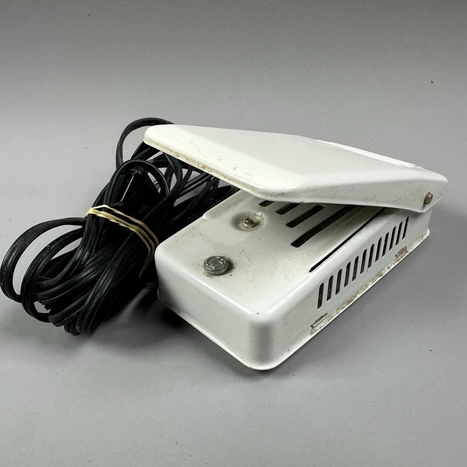 Matsushita / Kenmore 3C-135B Sewing Machine Speed Controller Foot Pedal 3 Prong - Image 2 of 4