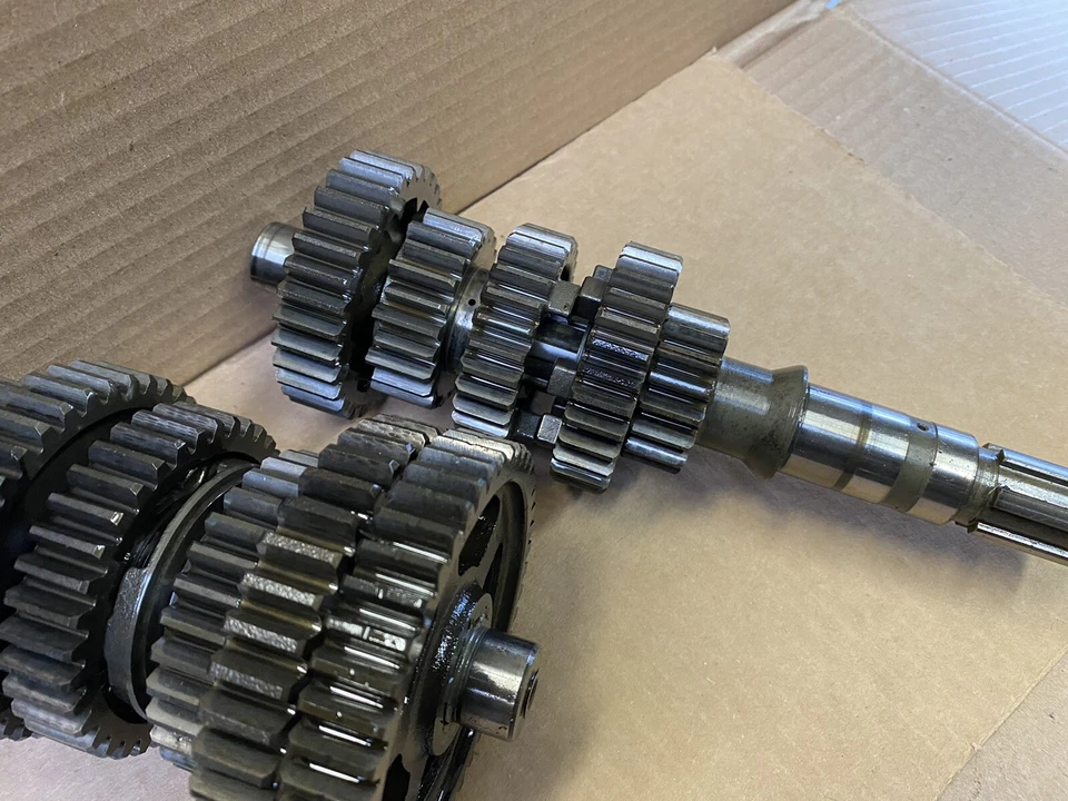 82 Yamaha XV920 Virago коробка передач в сборе комплект зубчатых колес OEM -48 - Изображение 3 из 4