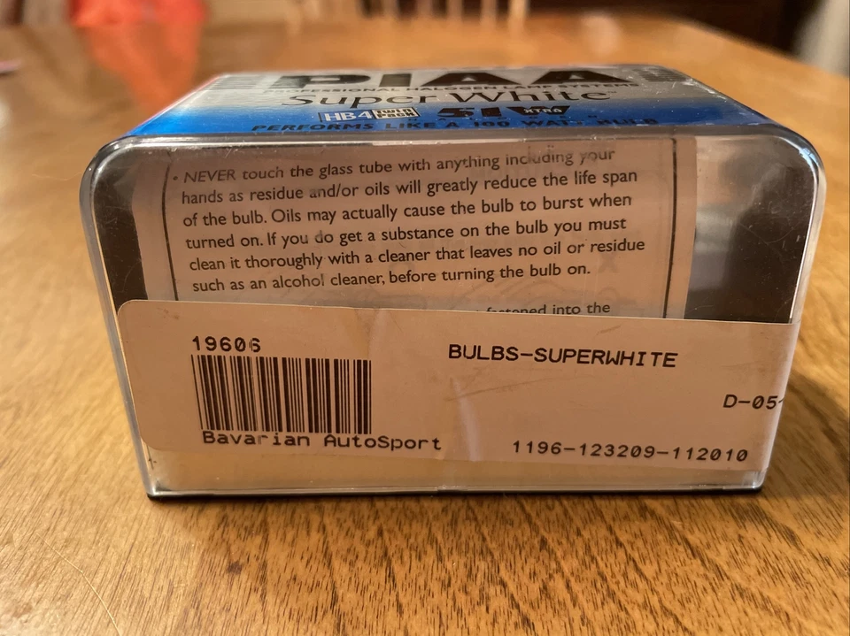 PIAA HB4 super white halogen bulbs Part 19606 New Open Box Twin Pack - Image 2 of 4