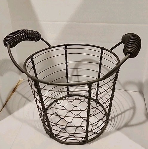 Wire Basket With Spring Handles 6