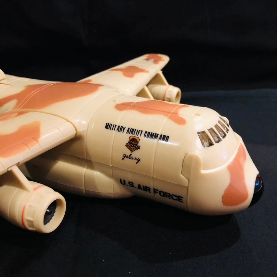 VTG 1989 Funrise Micro Machines MAC 80212 USAF Cargo Plane Desert Camo HTF - Image 3 of 4