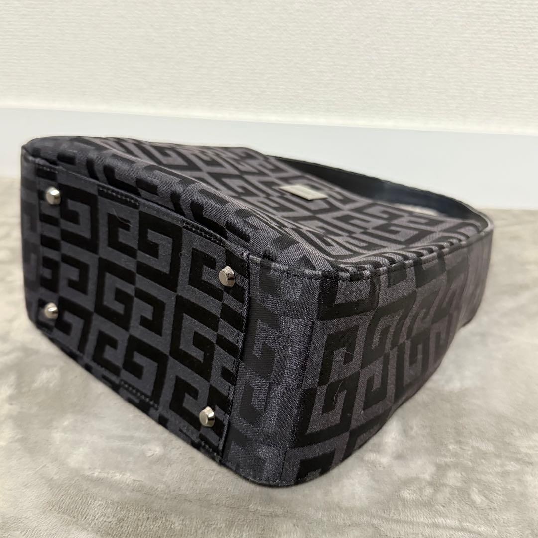 Givenchy 4G logo one-shoulder bag 2-way handbag black for formal occasions thumbnail 8