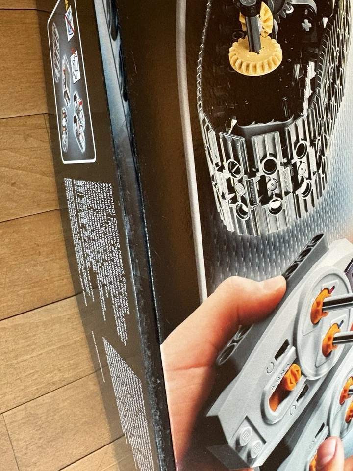 LEGO Technic 8043 Motorisierter Raupenbagger - Bild 3 von 4