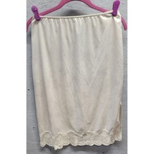 Vtg Intimate Thoughts Beige NYLON W/ LACE TRIM HALF SLIP MADE IN USA SIZE M