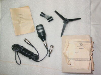 Dinamic-Mikrofon Oktava MD-380 mit langem Kabelständer NOS USSR Vintage