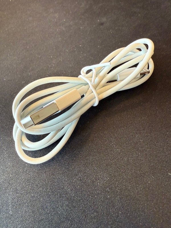 Genuine Apple 1 Meter Lightning to USB Cable (MQUE2AM/A)