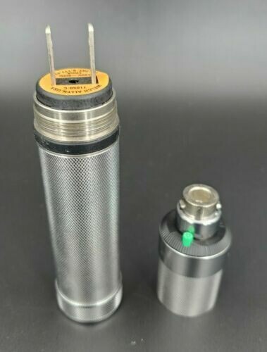 WelchAllyn 3.5v Rechargeable Plug-In Outlet Handle 71000 71000-A - EUC