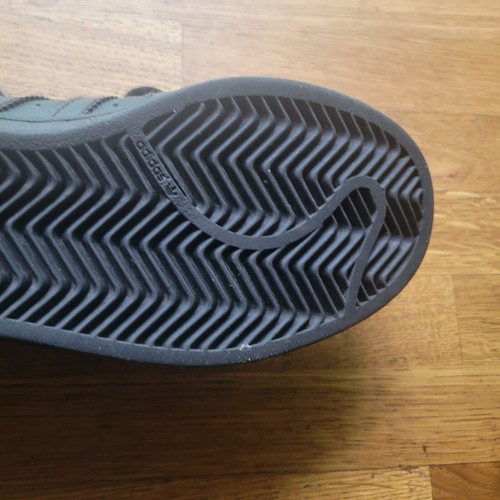 Adidas ~ Superstar Shell Tops Shoes Low ~ Size 4Y Youth ~ All Black - Picture 17 of 20