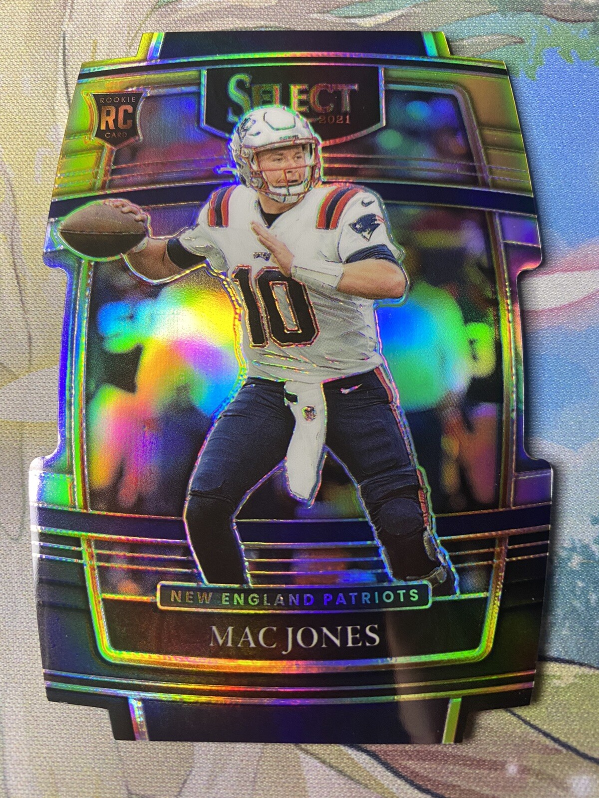 2021 NFL Select Mac Jones Concourse 51 DIE CUT BLACK AND GOLD PRIZM Rookie RC