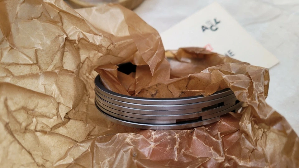 GMC T14 T15 etc. Anillos de pistón 1938 .020 de gran tamaño 6 cilindros 3 7/16" Foto 3 de 4