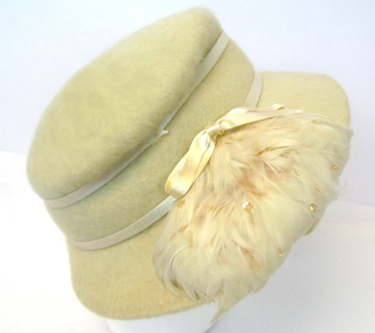Vintage Cream Wool Cloche Hat Cream colored cotton 1920s cloche hat with cream lace  main image 4