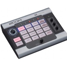 ZOOM V3 All-in-One Vocal Processor with 16 Ef...