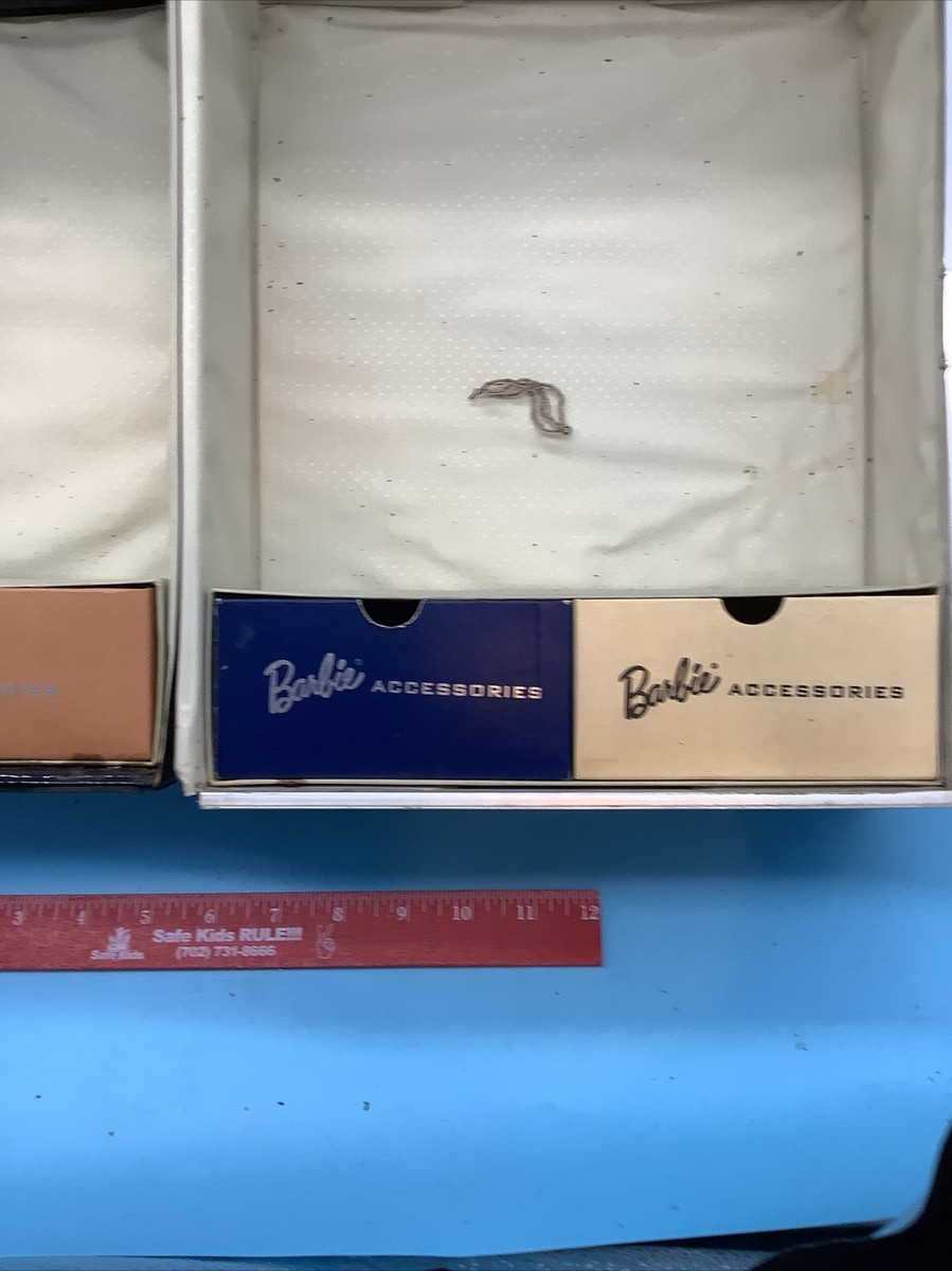 Vintage 1961 Black Ponytail Barbie Doll Case Rare - Original