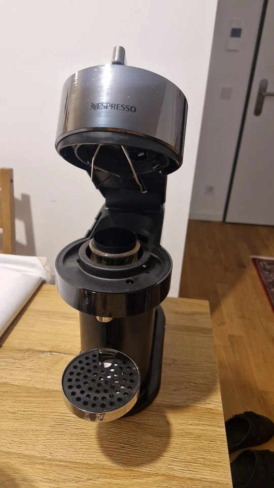 De'Longhi Nespresso Vertuo Coffee Capsule Machine Steckdose grau, Foto 4 von 5