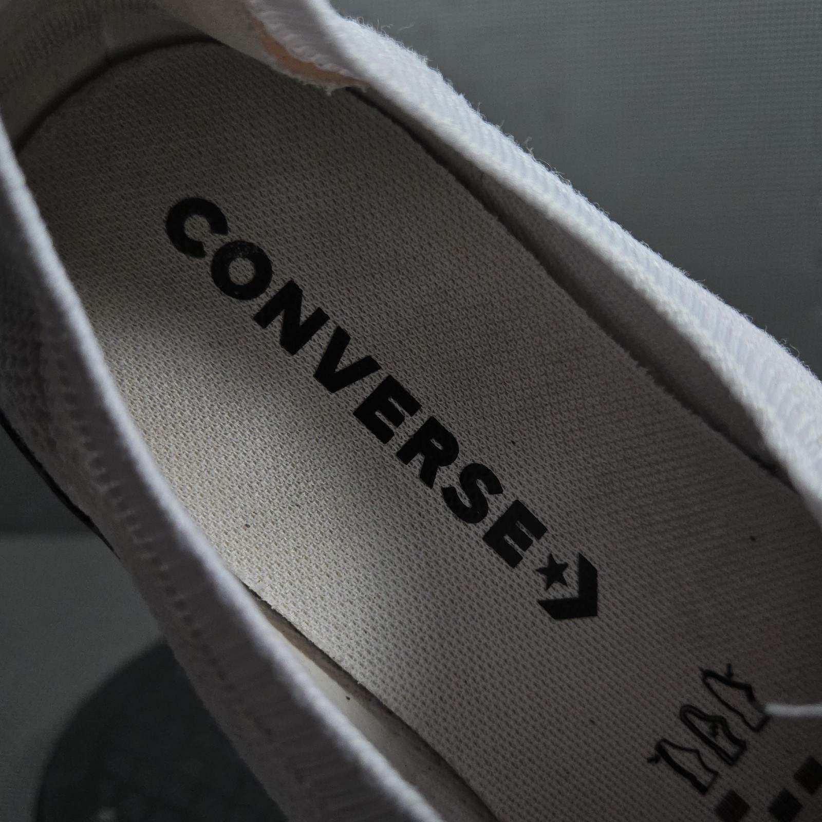 Converse Chuck Taylor All Star 2 Shoes Womens Sz 8 White Knit Sneakers 565490F thumbnail 8