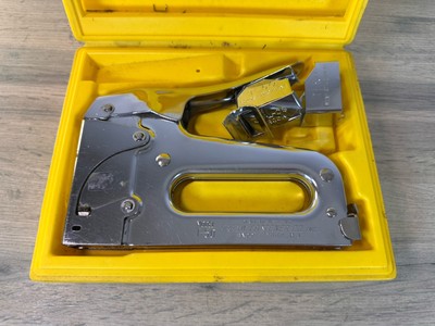 Arrow Fastener Co Made in USA T-50 Tackerpistole Kit verpackt mit Aufsätzen
