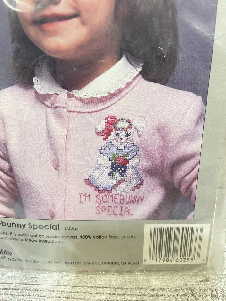 Kit de punto de cruz vintage para niños conejo abeja dorada costura nuevo Foto 2 de 4