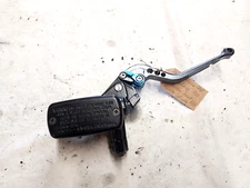 2000 Honda CBR1100 super Blackbird front r/h brake master cylinder with lever