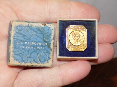 Vintage 1939 Pittsburgh Sun Telegraph Boxing Diamond Belt Gold Pin