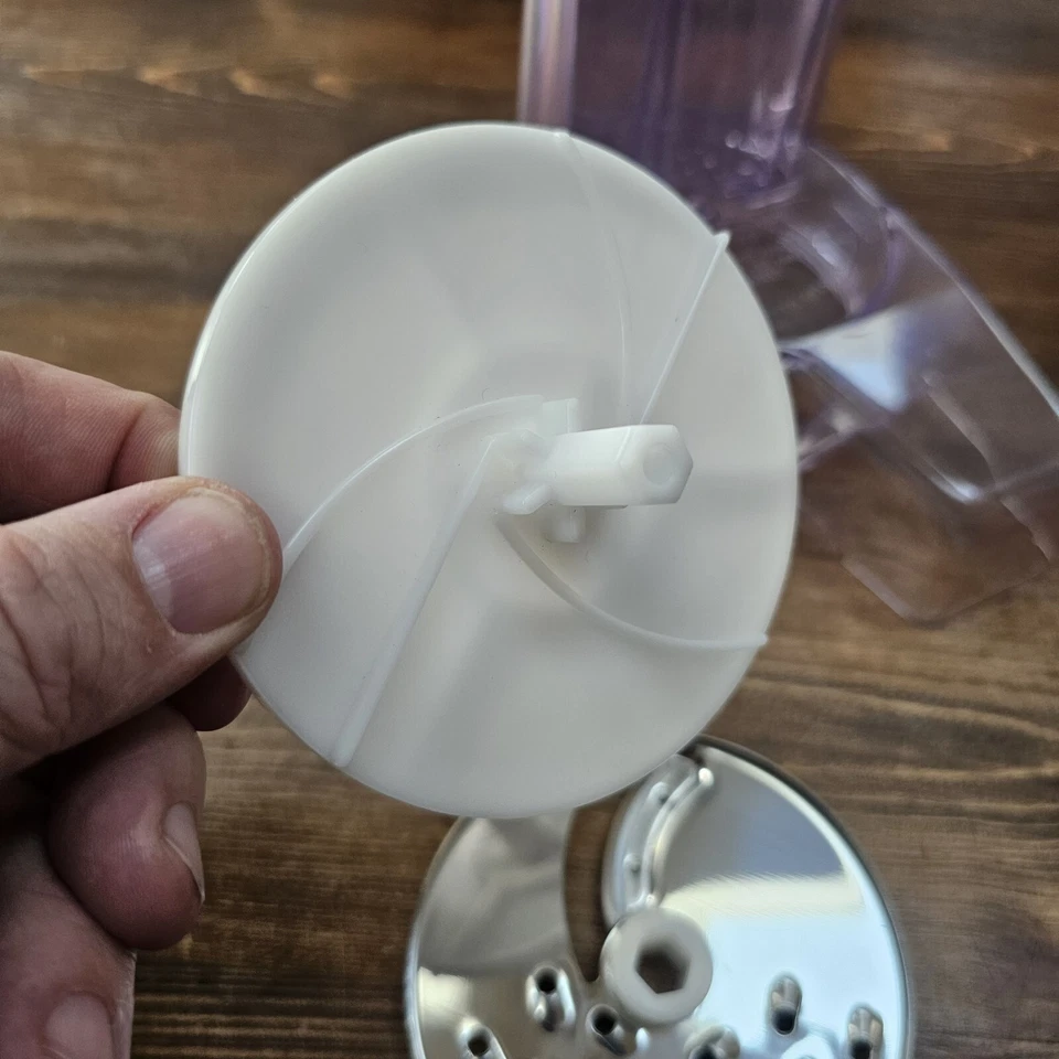 MAGIC CHEF MINI FOOD PROCESSOR  Replacement Slicing Disc Chute Pusher Disc Hold - Image 4 of 4