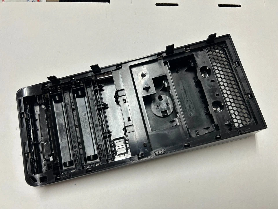 OEM Dell XPS 8700 Desktop Front Panel Bezel 1B410KY00-600-G - Imagem 2 de 4