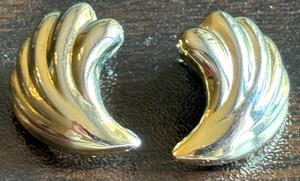 Authentic Vintage Earrings Gold Plated Shell